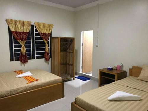 Hostal Manel Guesthouse And Restaurant
