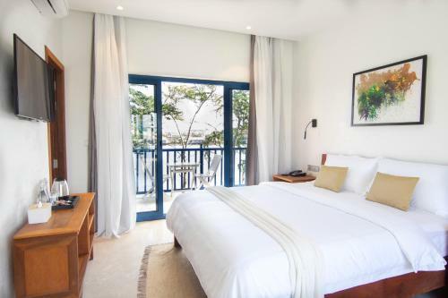 Hotel The B Resort