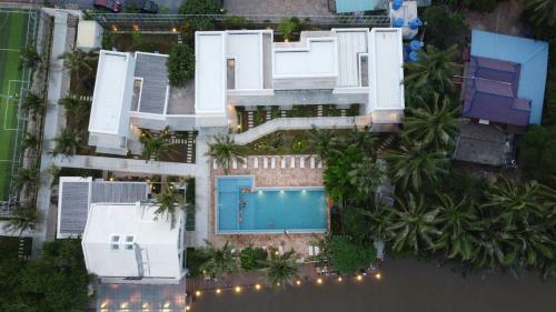 Hotel The B Resort