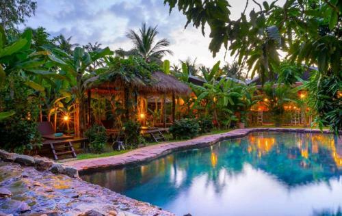 Hotel Floating Khmer Village Resort