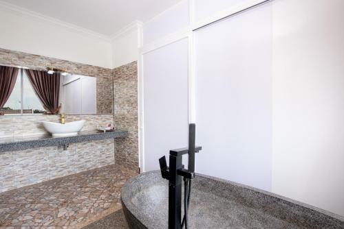 Happy Asia Boutique Hotel