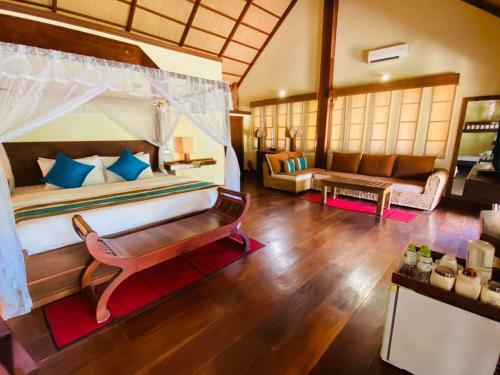Royal Mayura Resort Hotel