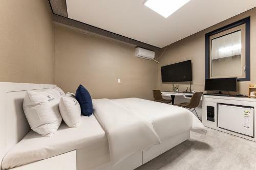 Cheonan A One Hotel