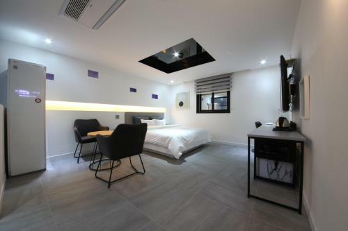 Two Nights Business Hotel