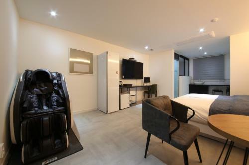 Two Nights Business Hotel