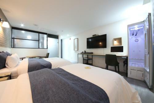 Two Nights Business Hotel