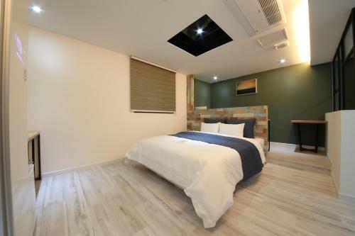 Two Nights Business Hotel