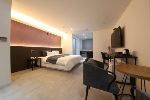Two Nights Business Hotel