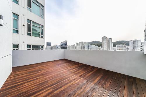 Seomyeon Brown-dot Hotel Gold