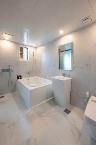 Seomyeon Brown-dot Hotel Gold