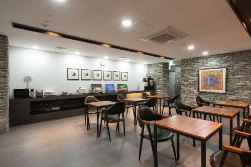 Seomyeon Brown-dot Hotel Gold