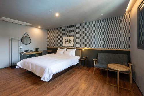 Seomyeon Brown-dot Hotel Gold