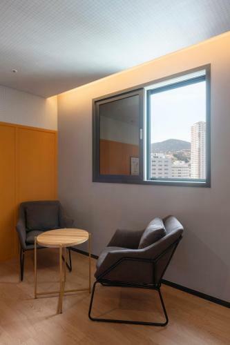 Seomyeon Brown-dot Hotel Gold