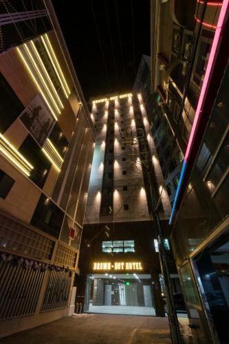 Seomyeon Brown-dot Hotel Gold