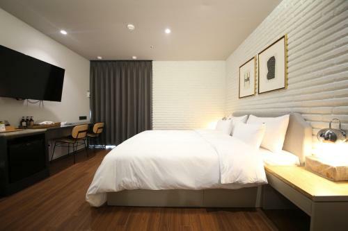Motel Brown Dot Hotel Sajik Stadium