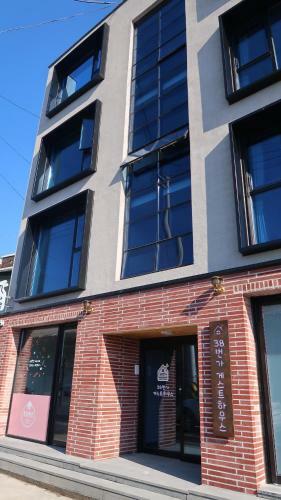 Hostal 38th Street Guesthouse