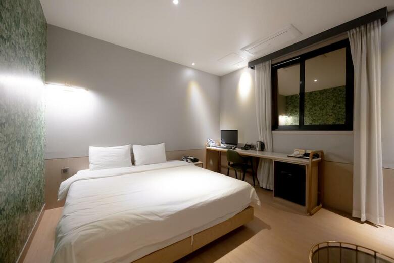 Hound Hotel Seomyeon-beomcheon