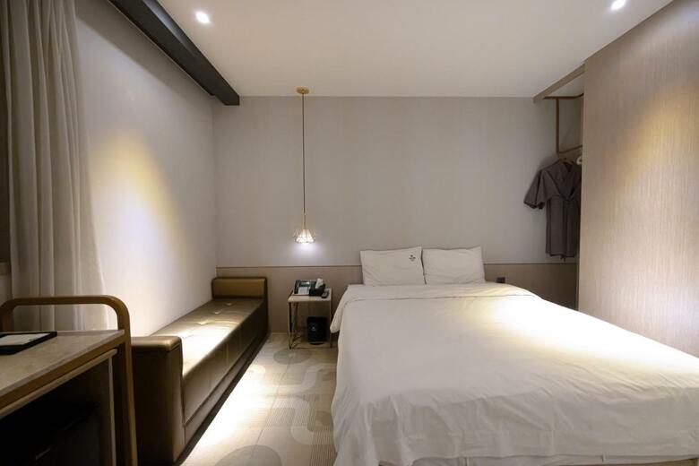 Hound Hotel Seomyeon-beomcheon