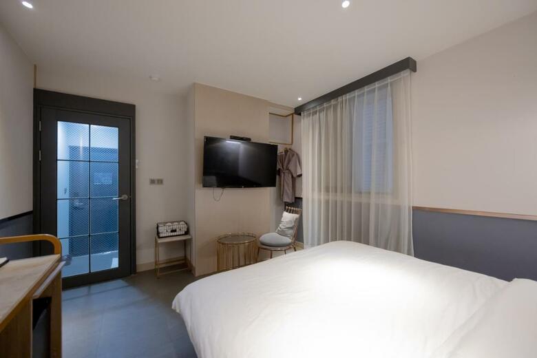 Hound Hotel Seomyeon-beomcheon