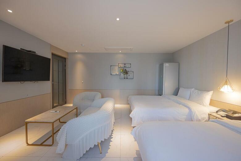 Hound Hotel Seomyeon-beomcheon