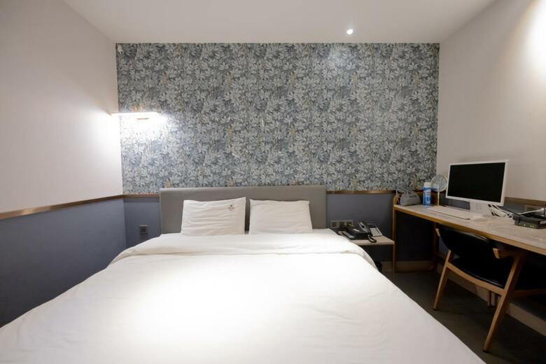 Hound Hotel Seomyeon-beomcheon