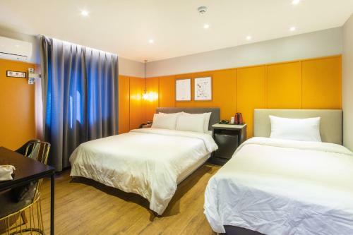 Brown Dot Hotel Centum