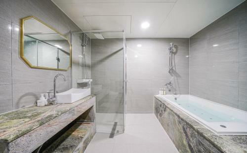 The Stone Bridge Hotel Dongnae