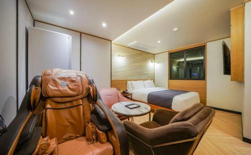 The Stone Bridge Hotel Dongnae