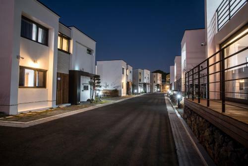Villa Aewol Bada Town House