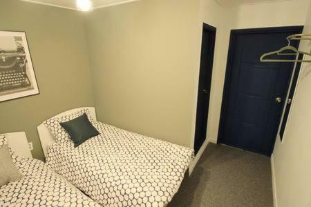 Hostal Mw House