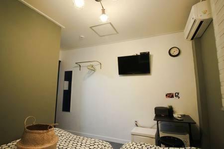 Hostal Mw House
