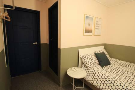 Hostal Mw House