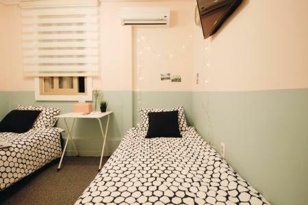 Hostal Mw House