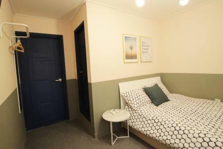 Hostal Mw House