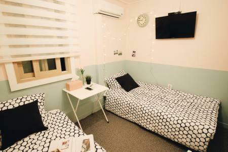 Hostal Mw House