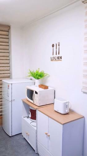 Hostal Mw House