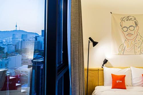 Glue Hotel