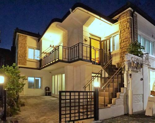 Hostal Zibro Y
