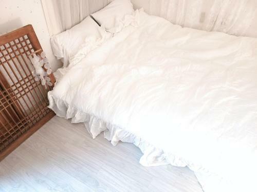Hostal Bukchon Sarangbang - Hanok House