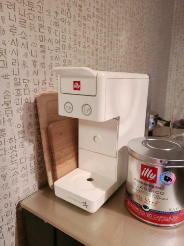 Hostal Bukchon Sarangbang - Hanok House