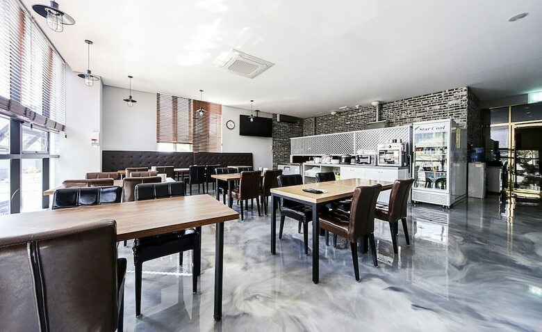 Hotel Elysia