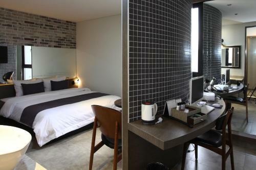 S& Hotel