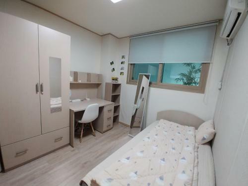 Apartamento Hongdae Sinchon Yeonhui House B Floor