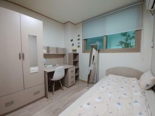 Apartamento Hongdae Sinchon Yeonhui House B Floor
