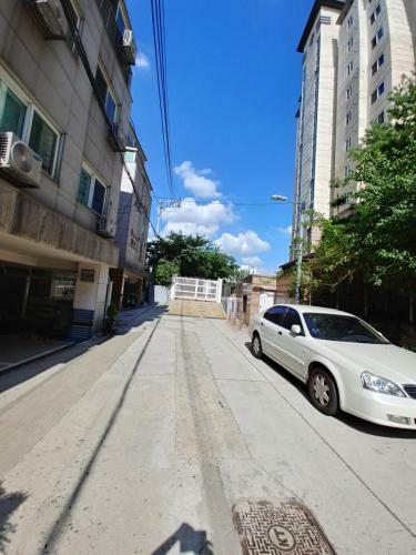 Apartamento Hongdae Sinchon Yeonhui House B Floor