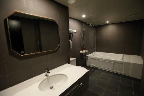 Forest 701 Hotel