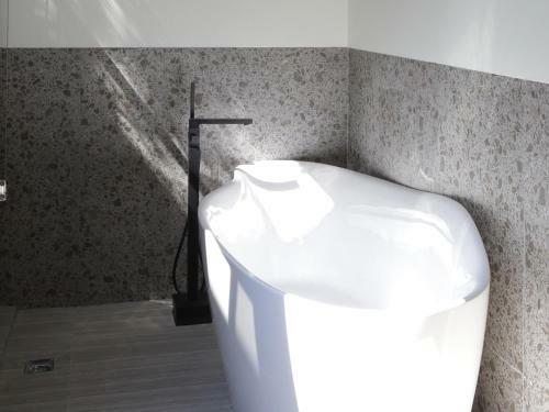 Luo Hotel