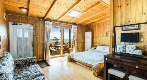 Long Beach Pension