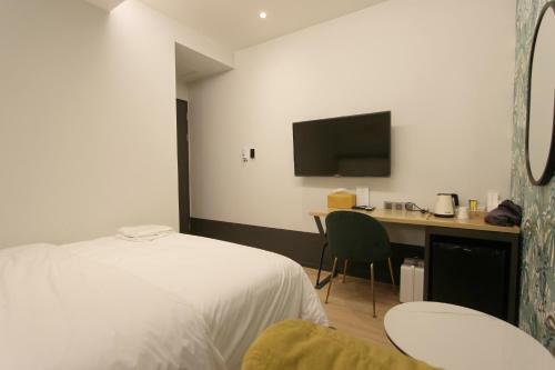 Seven Bricks Hotel