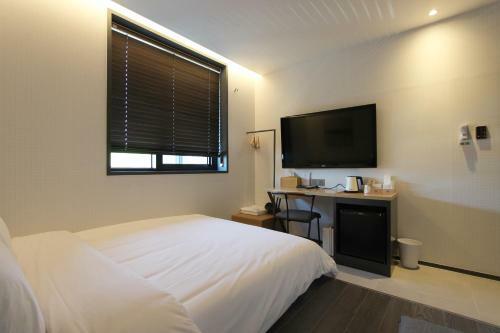 Seven Bricks Hotel